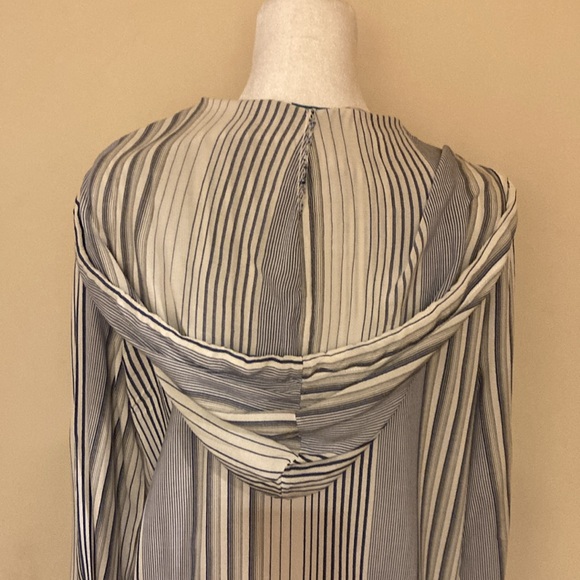 🍋Blue Islands Striped with PomPom detail Swim Suit Coverup with Hood M - Picture 6 of 12